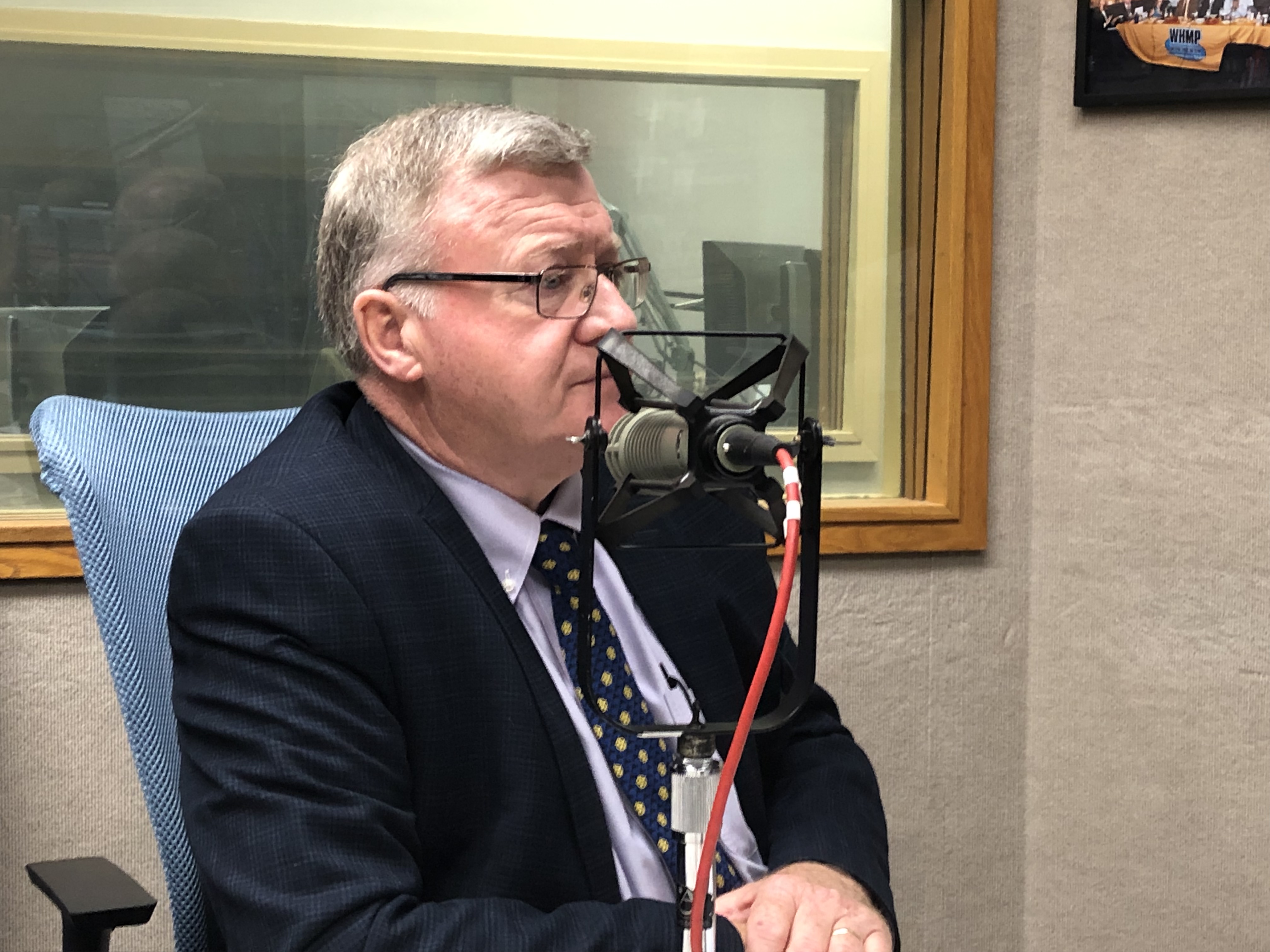Children’s Trust gives award to Hampshire County Sheriff Patrick Cahillane